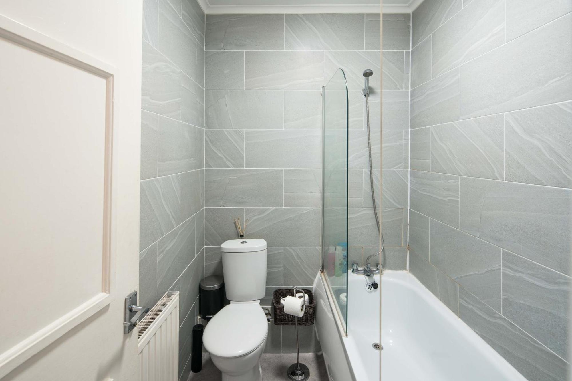 Private Double Room Shared Bathroom Near City Centre Londres Exterior foto