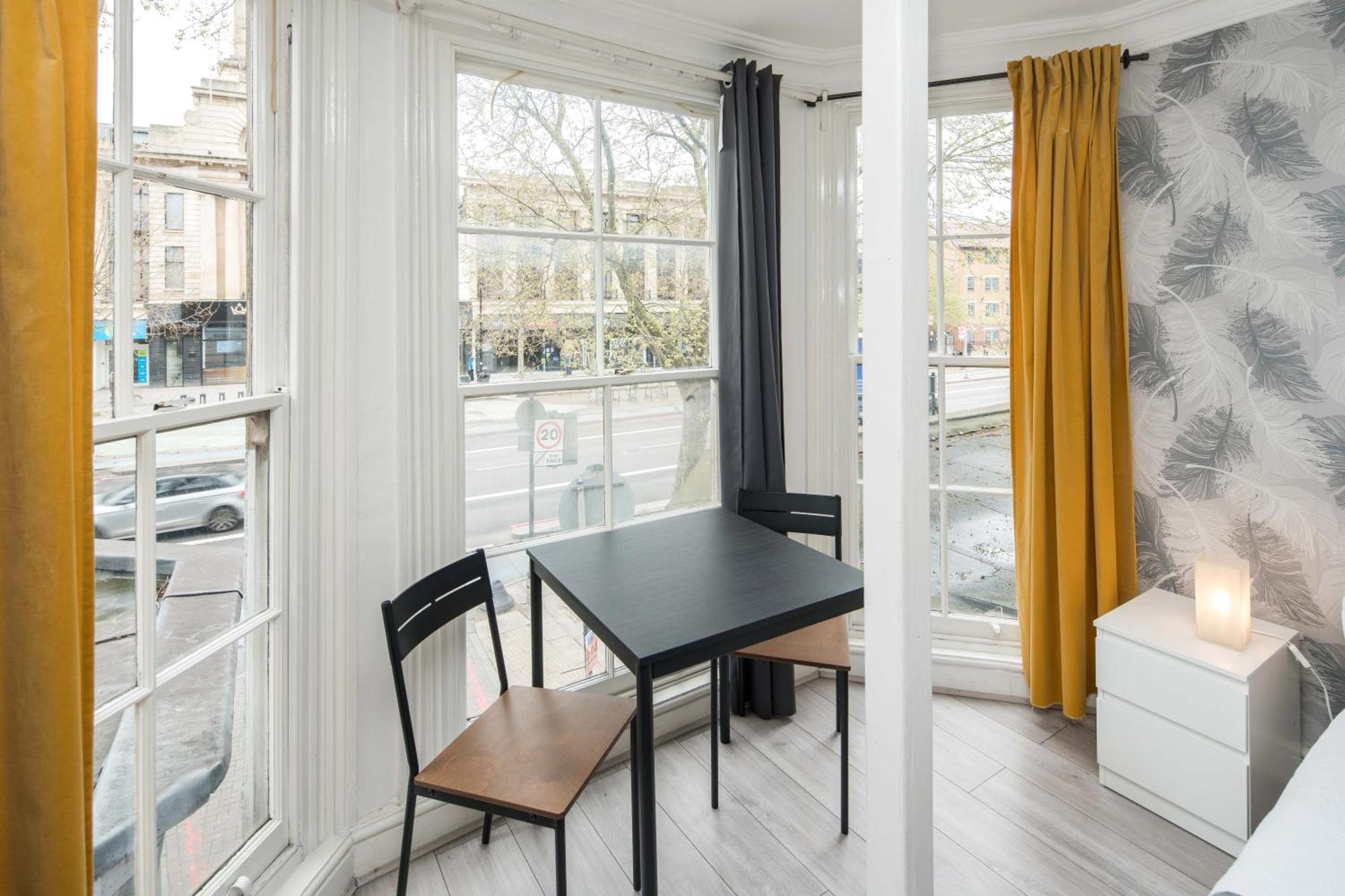 Private Double Room Shared Bathroom Near City Centre Londres Exterior foto